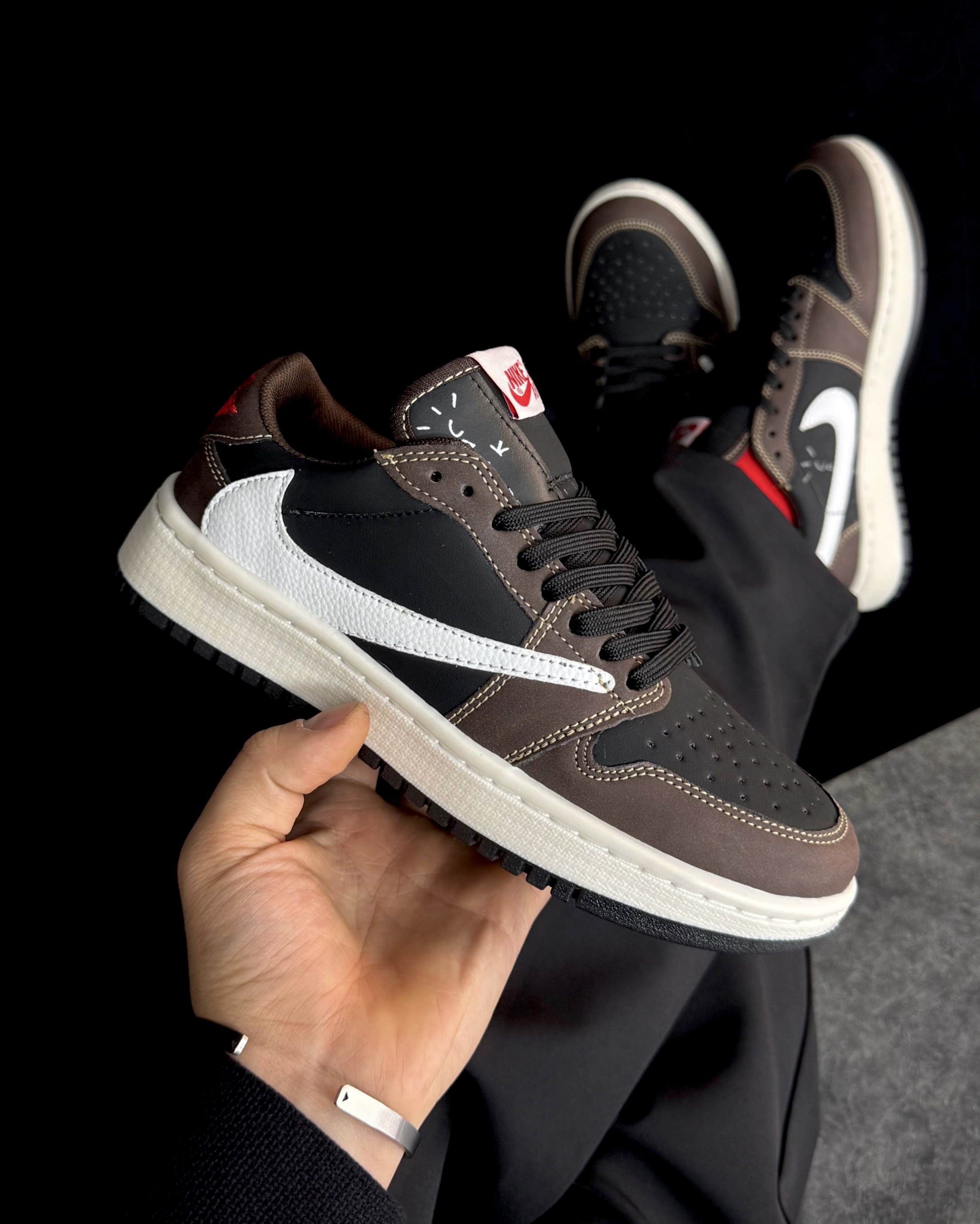 کتونی جردن تراویس موکا