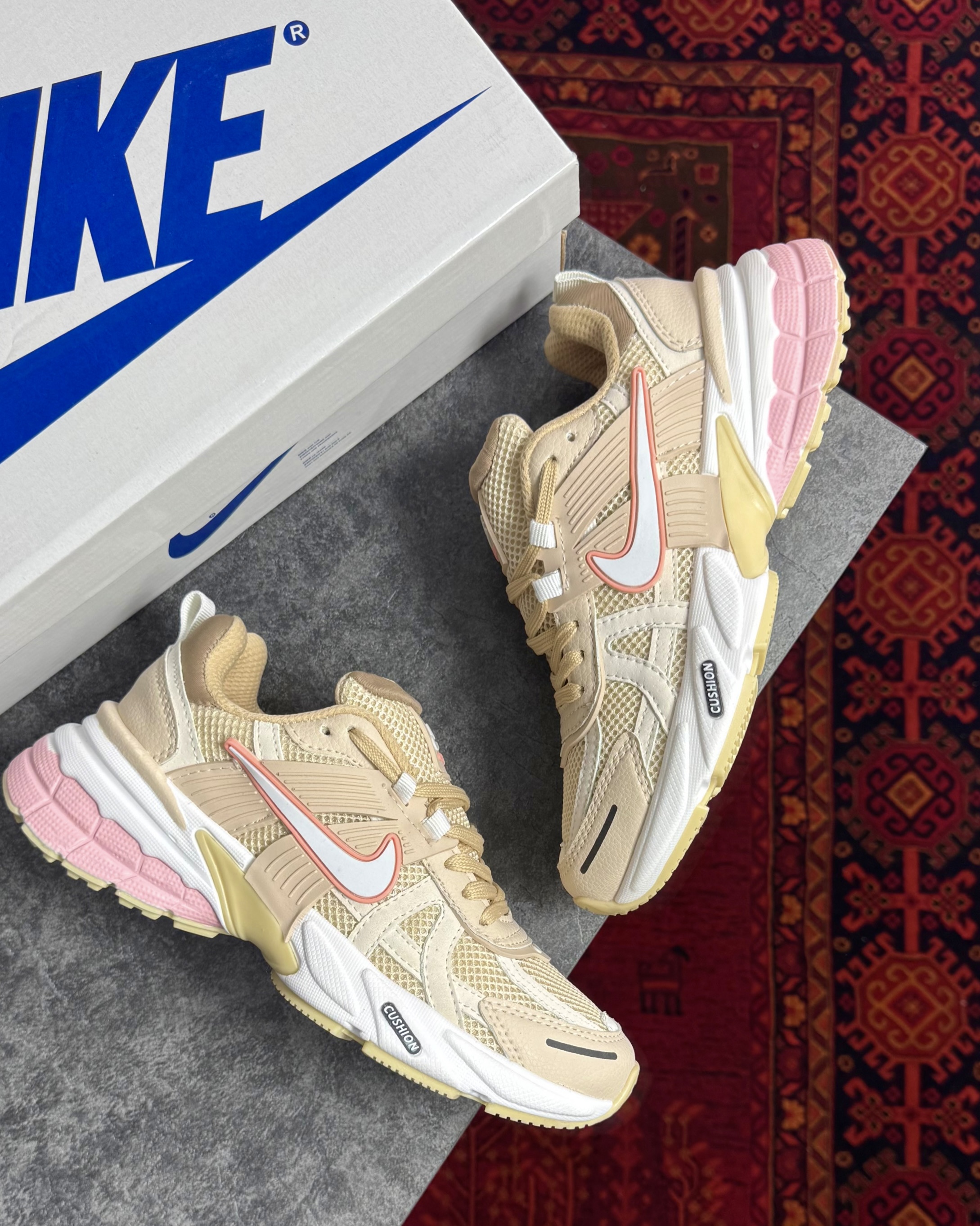 کتونی نایک مدلv2k