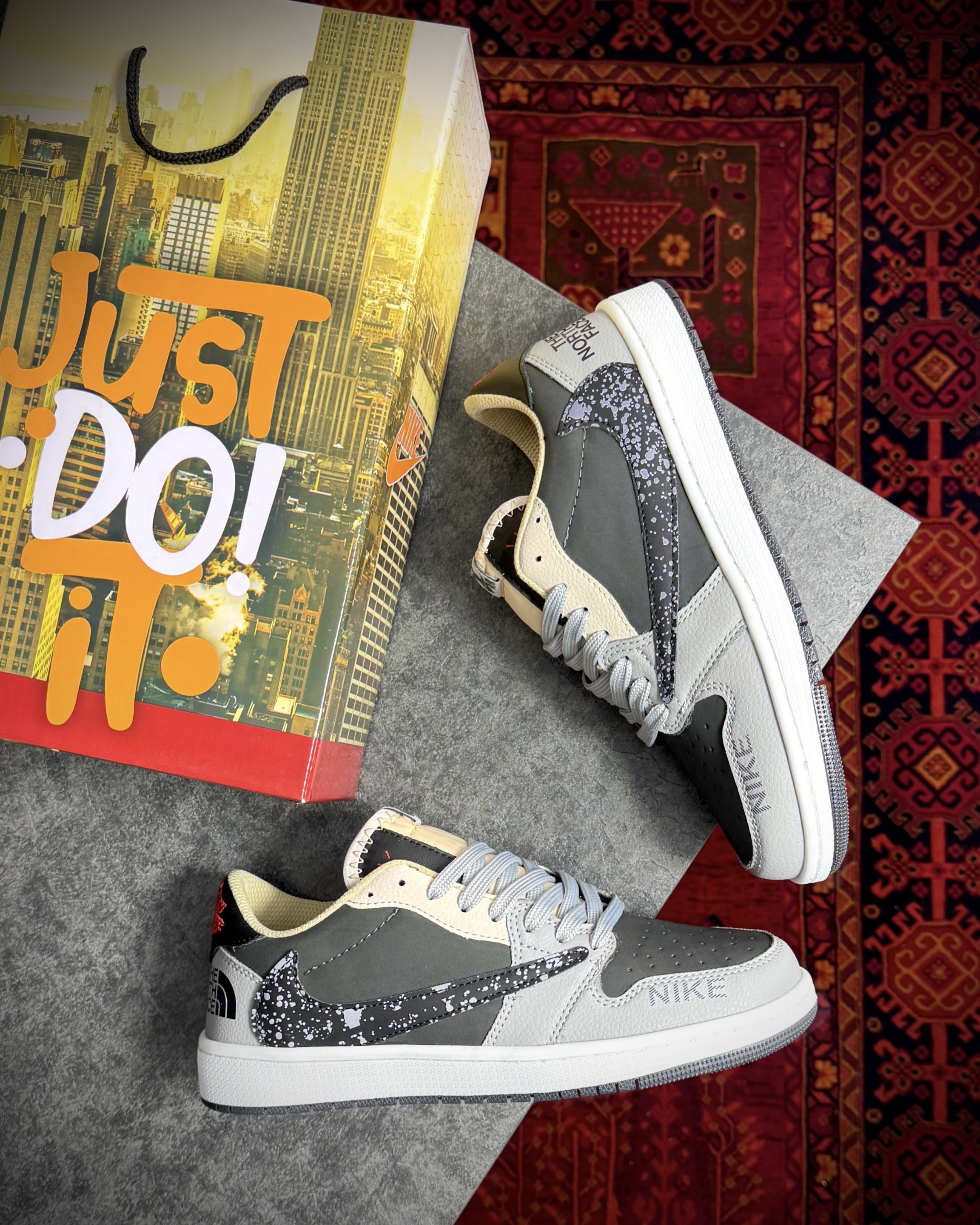 کتونی جردن تراویس نورث فیس