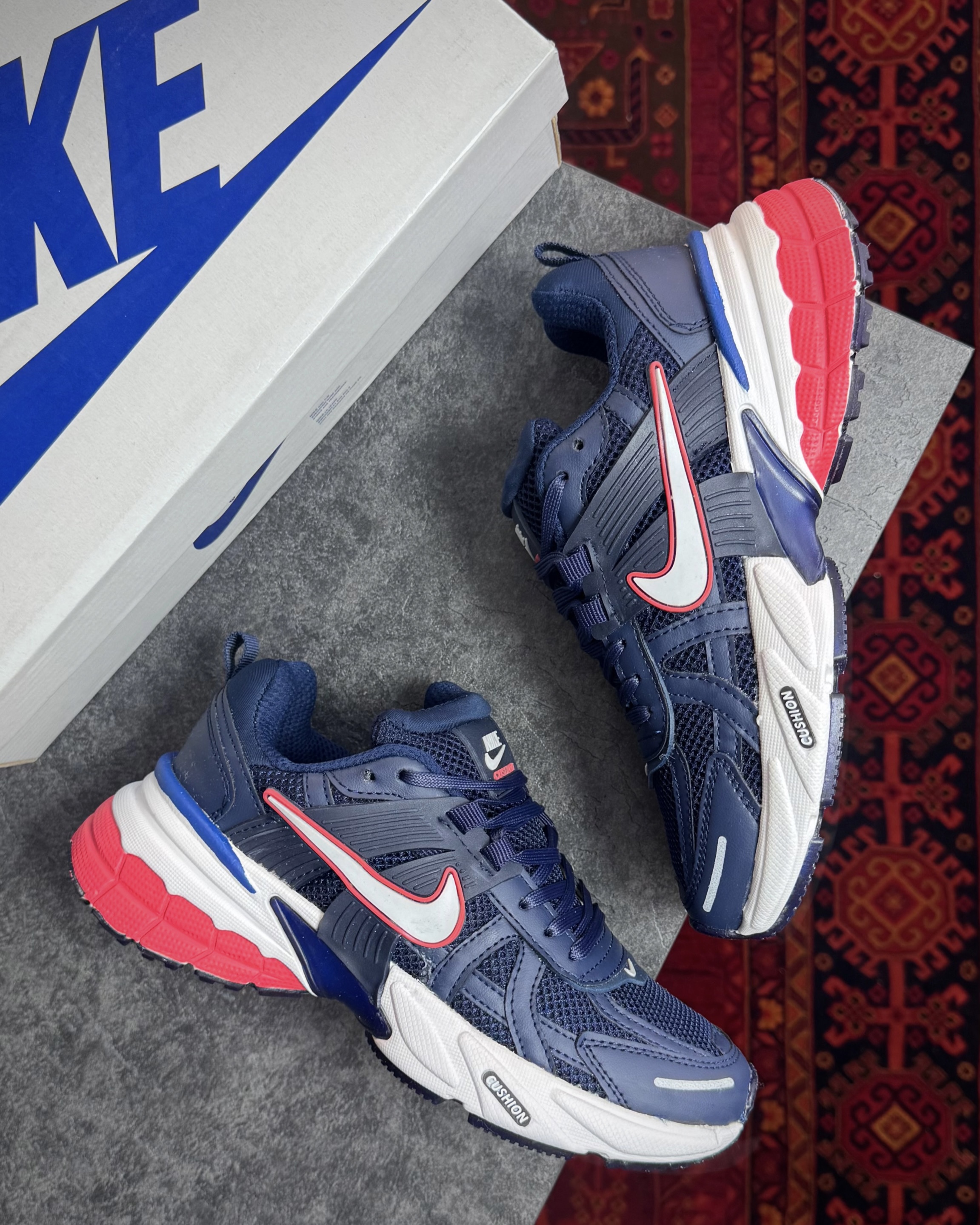 کتونی نایک v2k